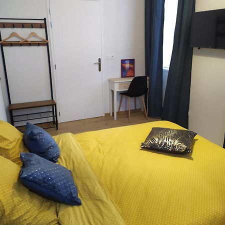 Chambres D'Hotes "Au Pied De La Bealiere" Montpezat-sous-Bauzon Zimmer foto